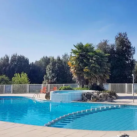 Сasa de vacaciones Stunning In Saint-Savinien